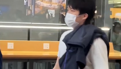 pp电子-国乒凯旋曝光！王楚钦彰显自信，孙颖莎飒爽，回成都备战世乒赛